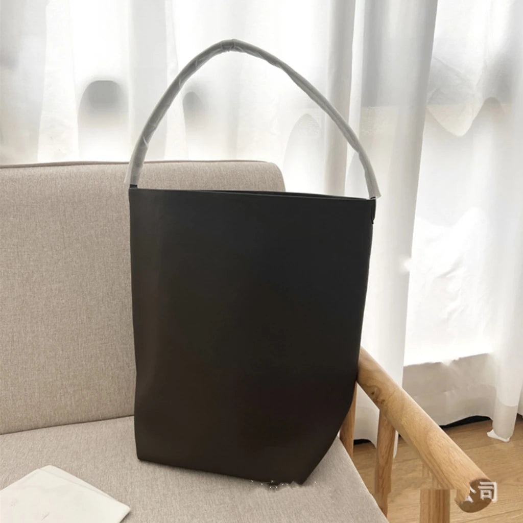 25 year new cowhide lychee pattern single shoulder commuting versatile large capacity bucket bag
