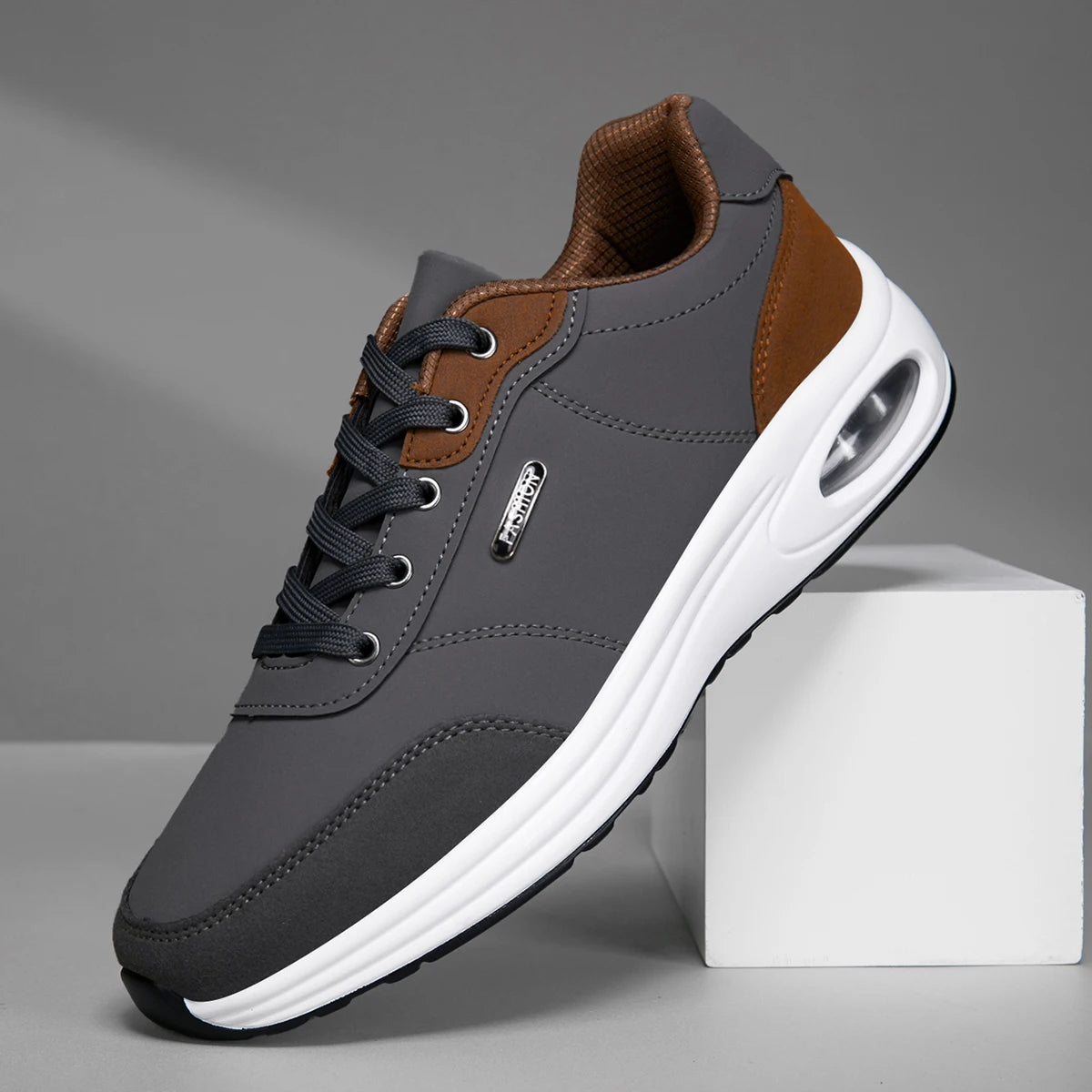 2026 New Walking Sports Shoes Leather Waterproof Casual Sports Shoes Non-slip Shock Absorption Running Shoes Men's Tennis Shoes