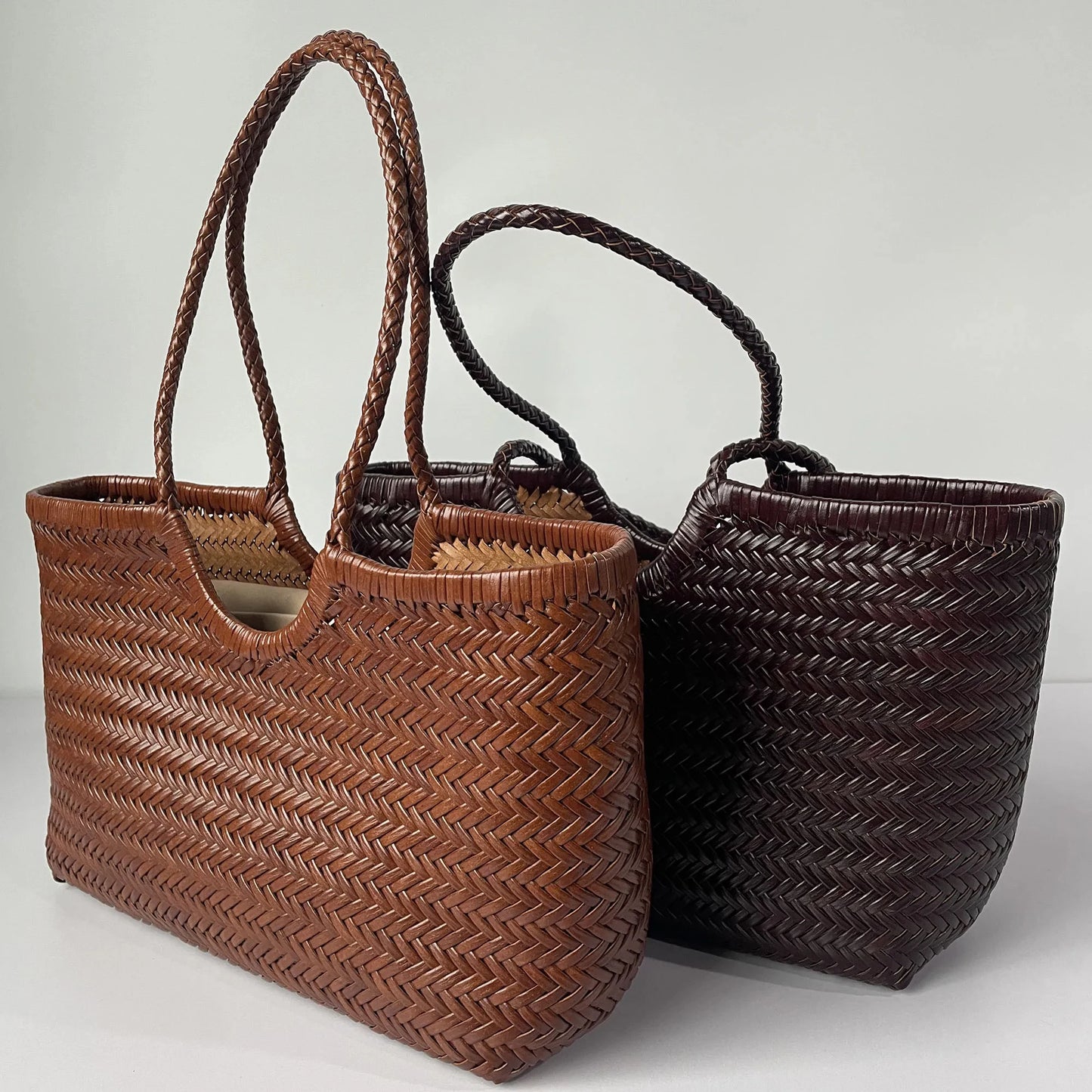 Leather woven bag, large-capacity women's tote bag, holiday leisure top layer cowhide shoulder bag, vegetable basket bag.