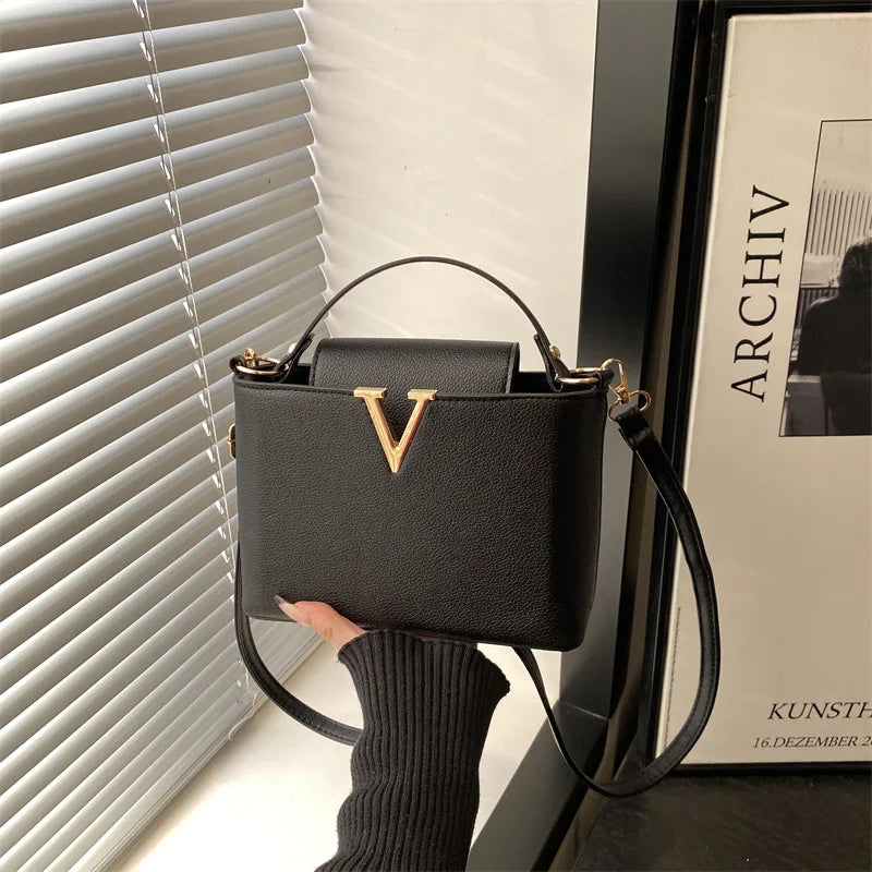 Luxury Women's Tote Bag, Chic V Shaped Stylish Pu Leather Bucket Bag, Top Cover Handbag Women Shoulder Crossbody Bags for Woman