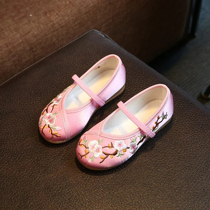 Girls’ Embroidered Ethnic Princess Shoes