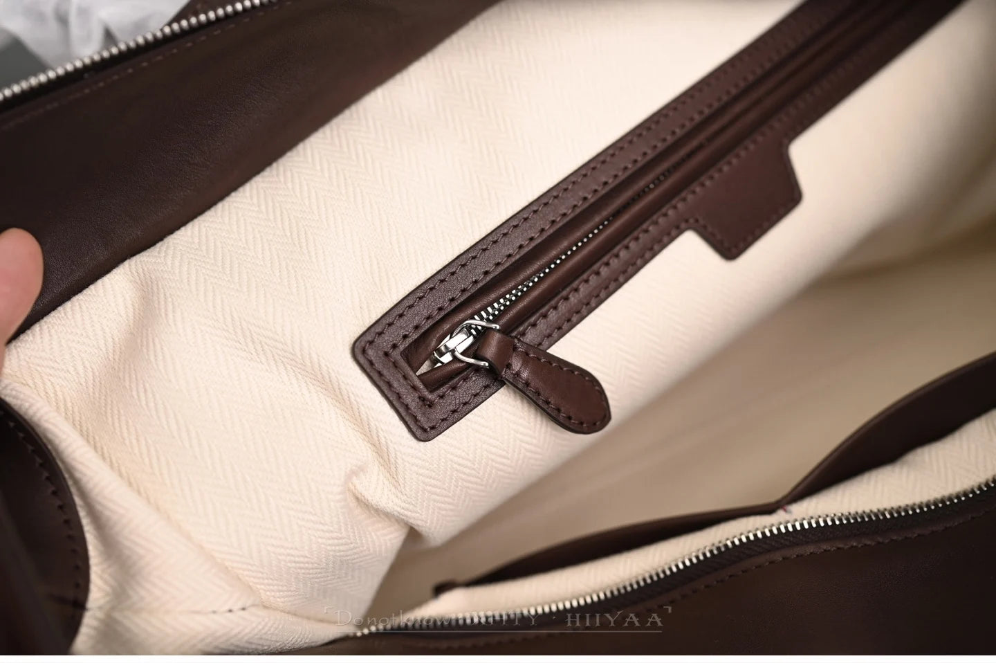 36cm Top-Grain Cowhide Tote — Effortless Everyday Elegance