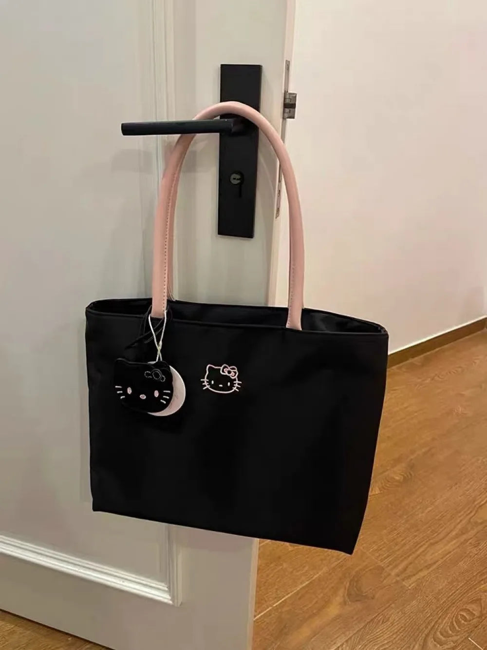 Large-capacity Tote Bag with Kitty embroidery, lightweight Underarm Handbag for Women, Cute and Exquisite, Suitable for Young Gi