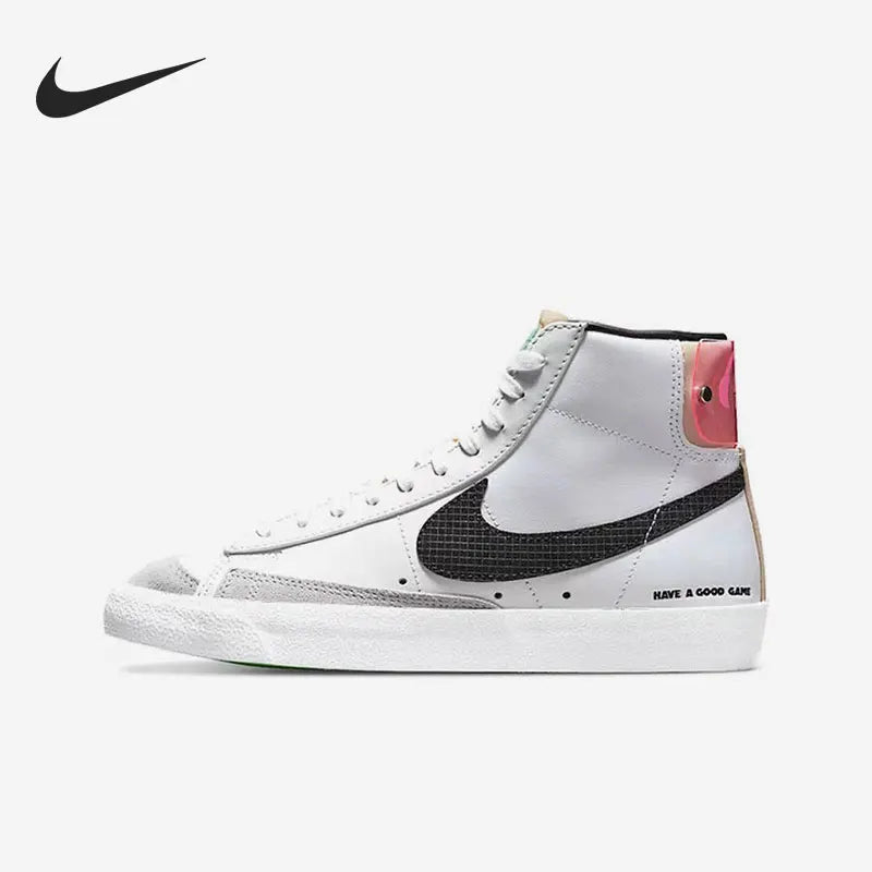 Nike DO2331-101 Women's Lightweight Walking Sneakers