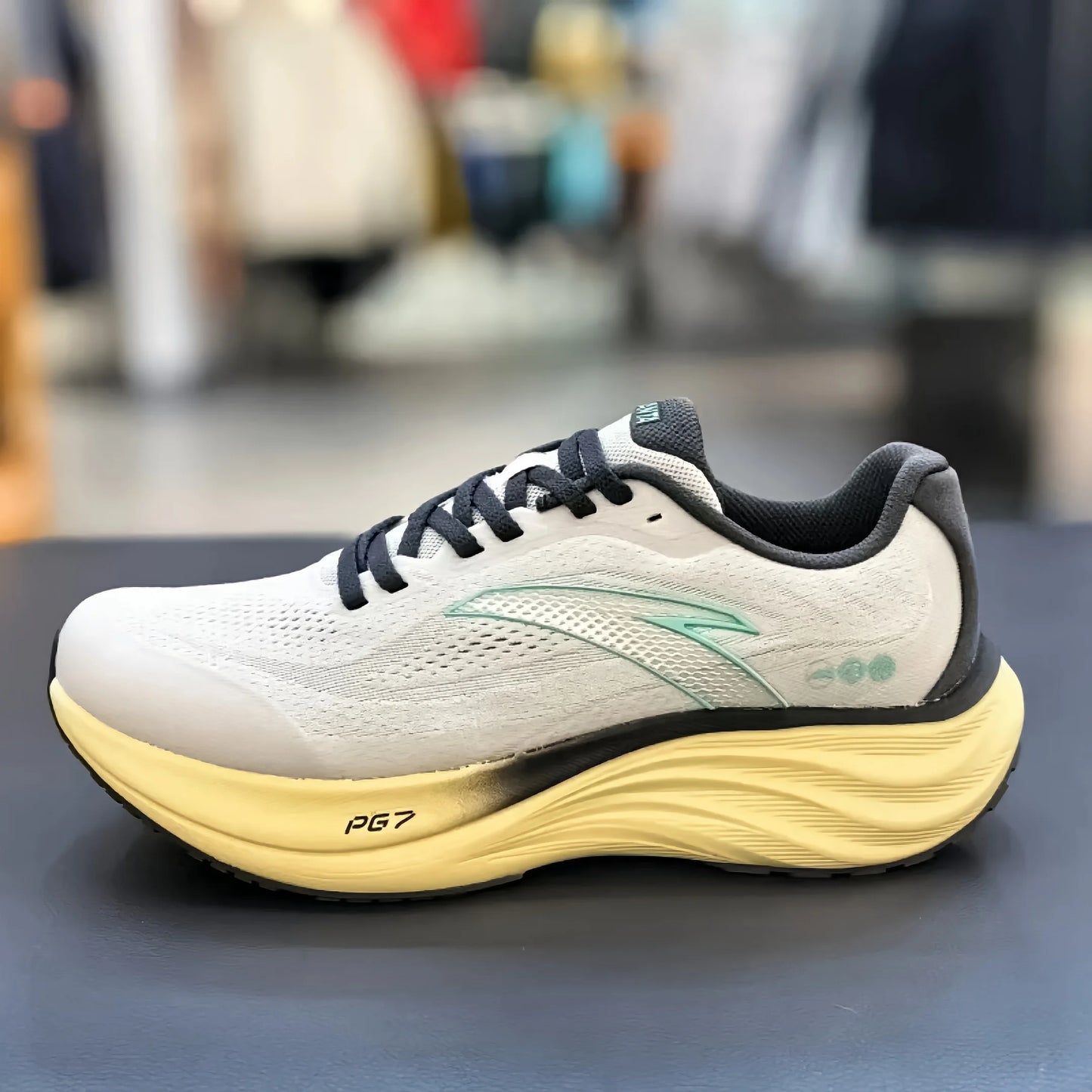 Travel Step 2 Men's Running Shoes Lightweight Sporty Bounce Shock Absorption Fall Collection EVA Outsole Breathable Mesh