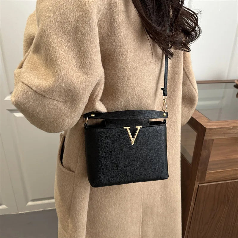 Luxury Women's Tote Bag, Chic V Shaped Stylish Pu Leather Bucket Bag, Top Cover Handbag Women Shoulder Crossbody Bags for Woman