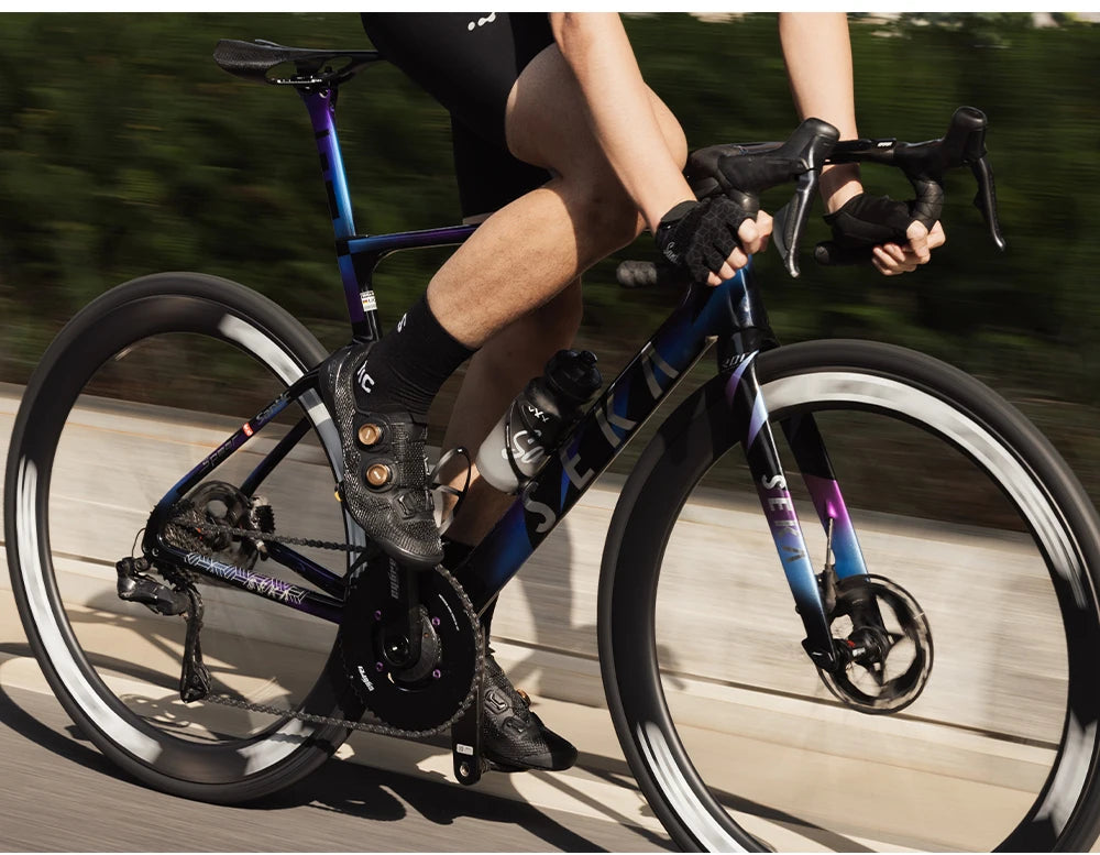 Santic Road Cycling Shoes Carbon Fiber Road Lock Shoes 14 Hardness Competition Ultra Light Cycling Shoes Suitable