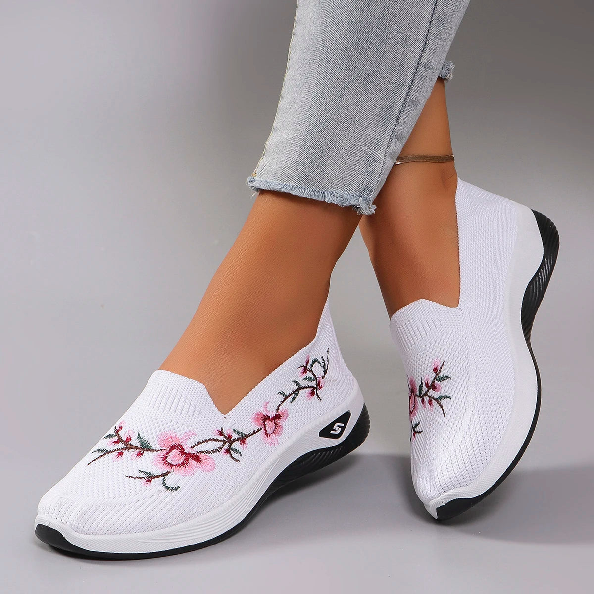Women's Breathable Mesh Flat Sneakers — Lightweight Slip-On Casual Shoes