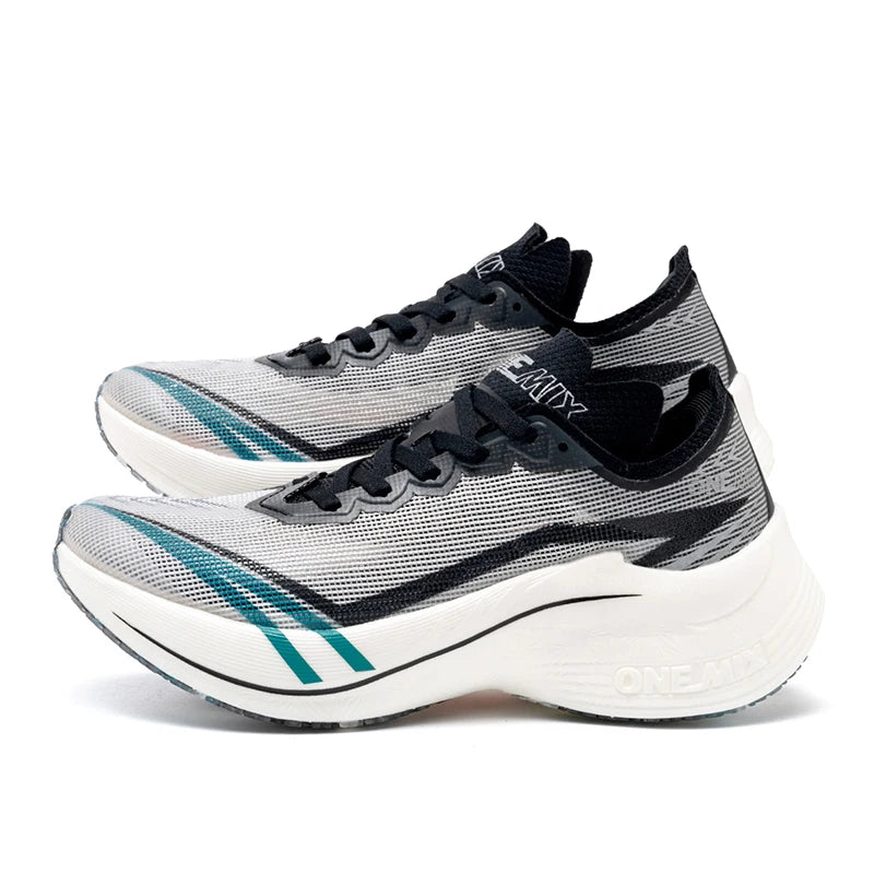 Carbon-Plate Elite Marathon Runner