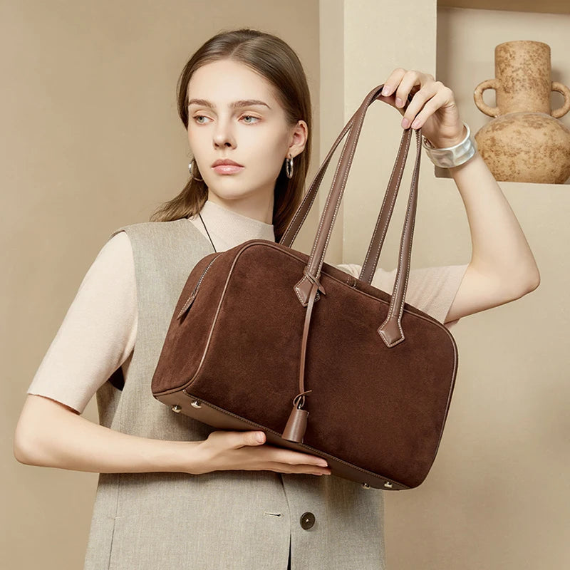 Women's Large Capacity Tote Bag 2025 New Vintage Suede Leather Spacious Crossbody Bag Commuting Versatile Trendy Premium Handbag