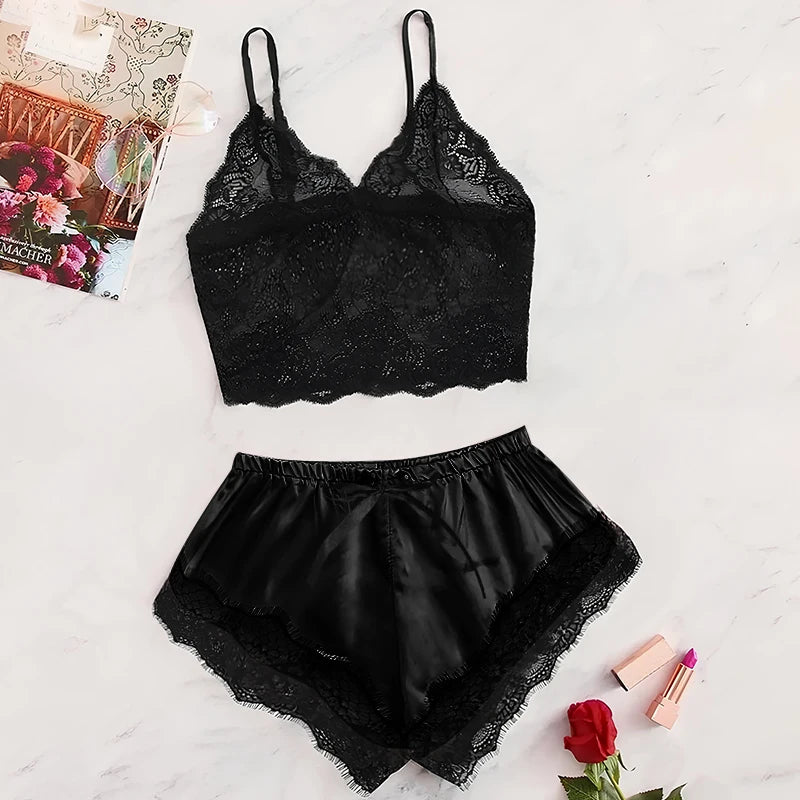 Women’s Plus Size Lace 2-Piece Pajama Set
