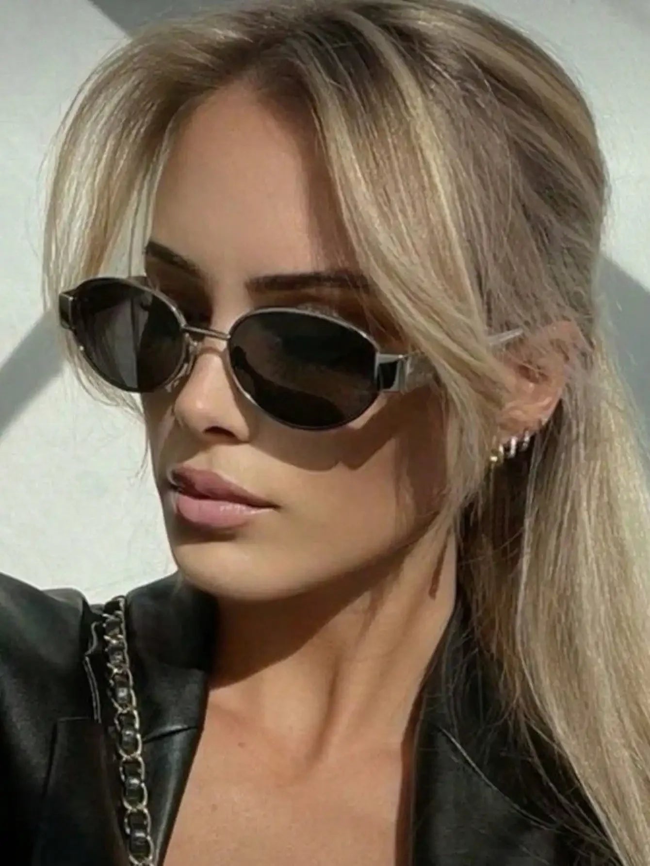 Oval Frame Women's Vintage Sunglasses | UV400 Metal
