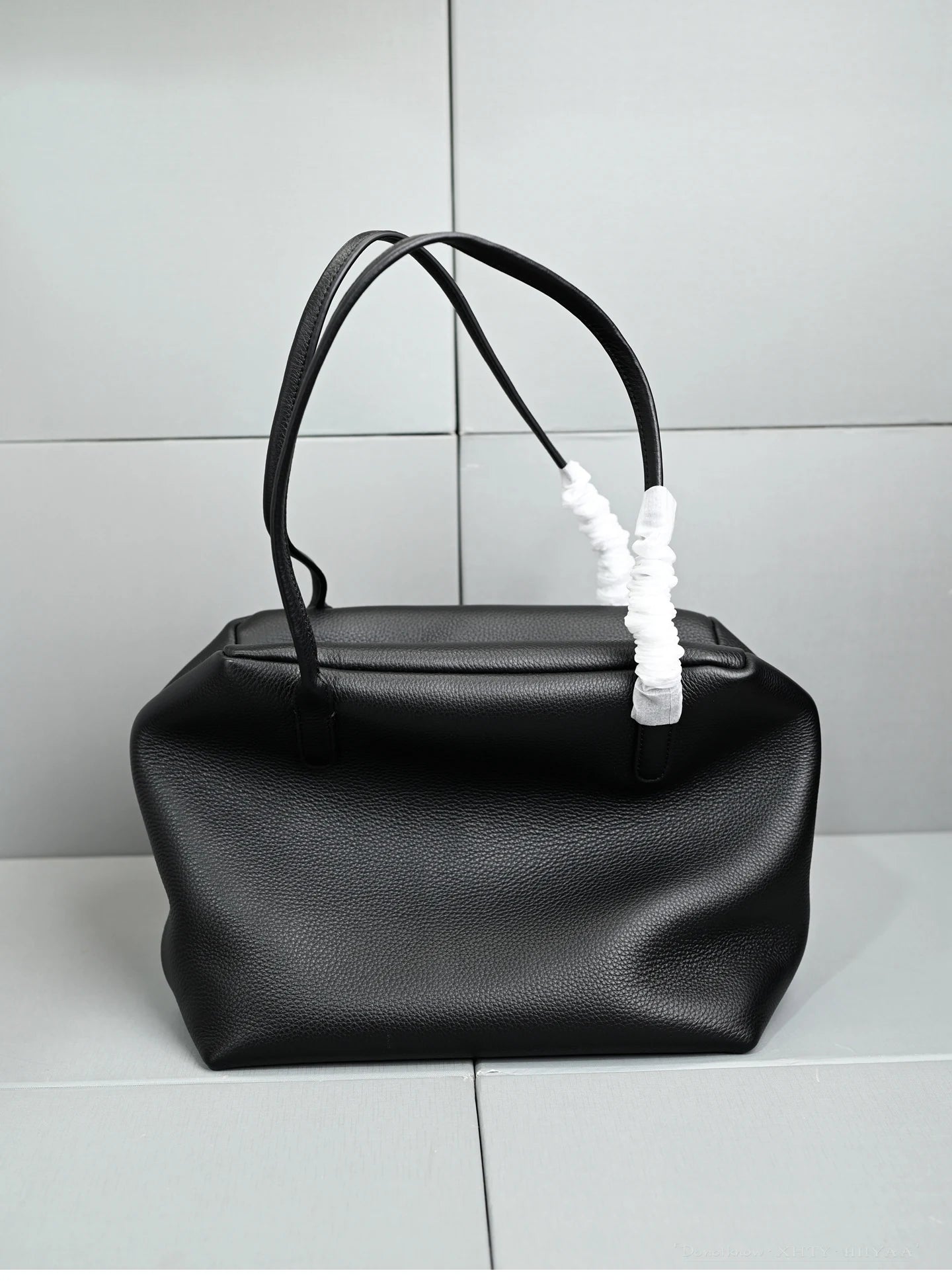 XHTY Genuine Leather Shoulder Bag Underarm Bag Women Soft Large Capacity Bowling Bag Simple Fashion Top Layer Cowhide New Model