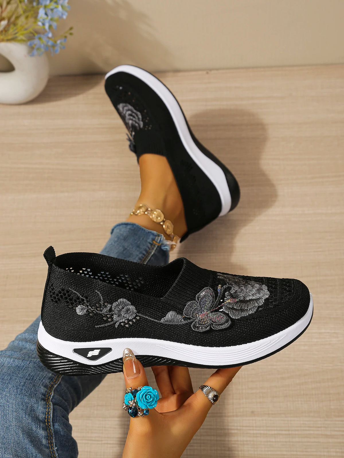 Comfort Women Closed Toe Mules Sandals Floral Embroidery Hollow Mesh Slip On Wedge Platform Lightweight Daily Walkin Lady Shoes