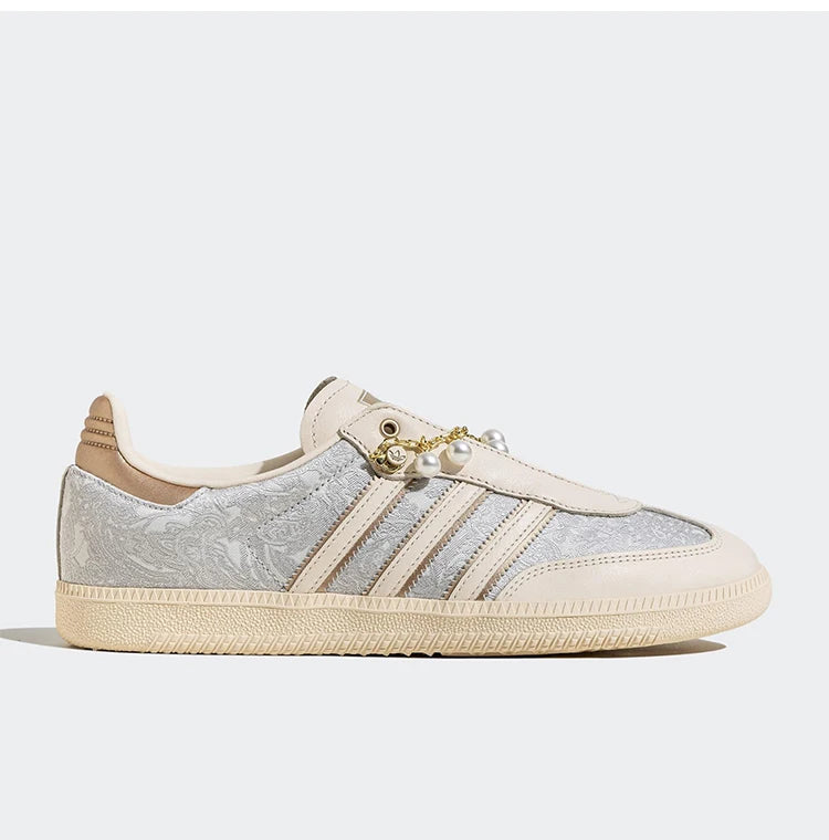 Adidas Official Authentic Three Stripes Women's Lightweight Breathable Wear-resistant Casual Sports Shoes JQ2616
