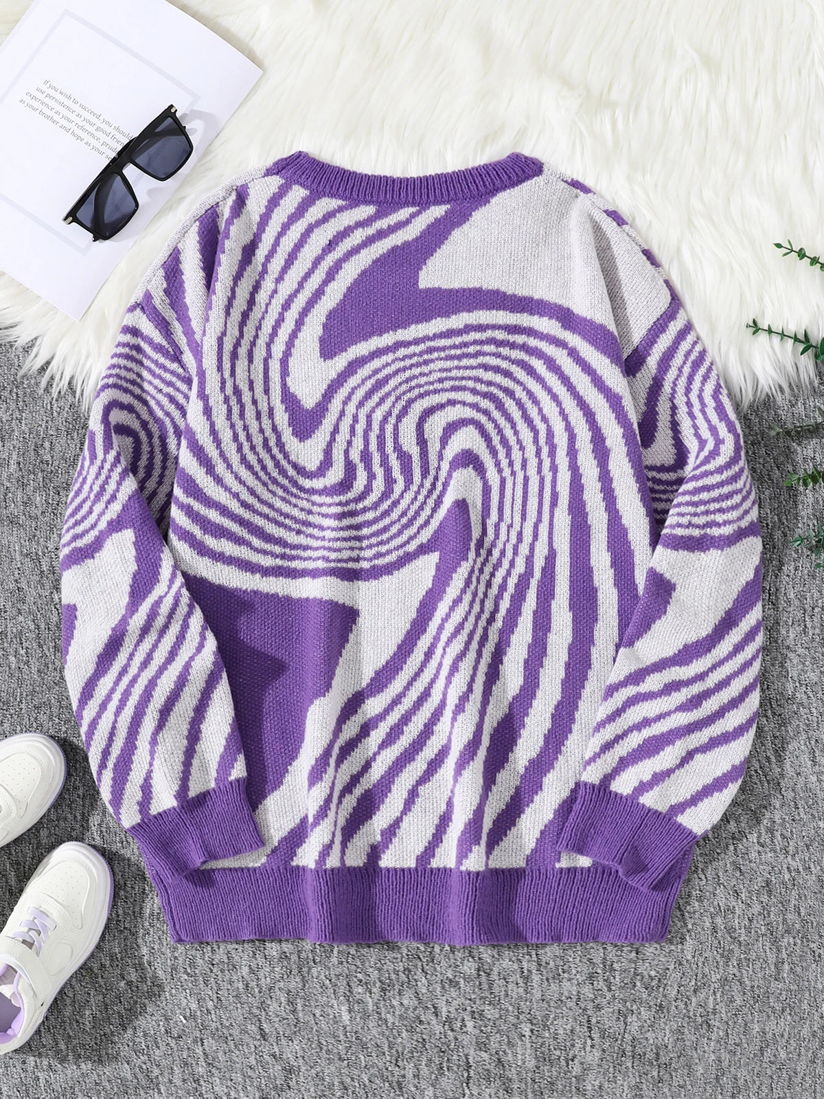Men’s Contrast Maze Jacquard Crewneck Sweater