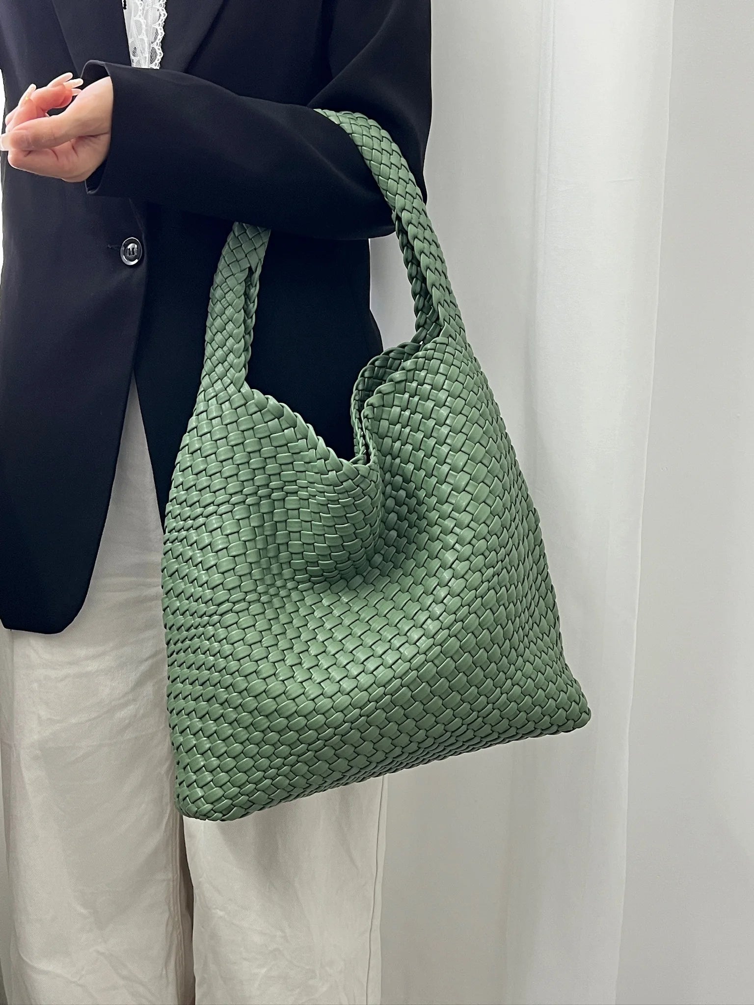 Shoulder bag Woven Bag for Women Europe and the United States popular PU leather soft fabric women underarm bag