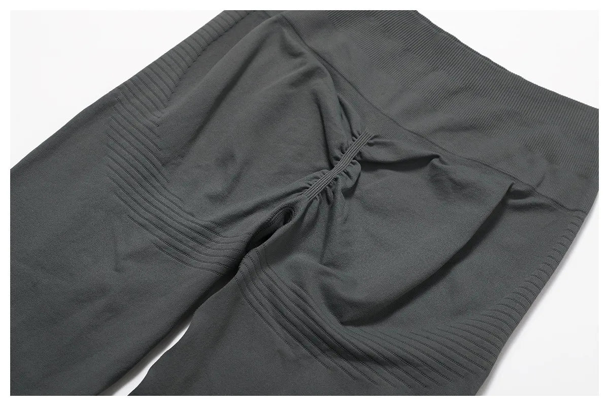 Performance Quarter-Zip Crop Top