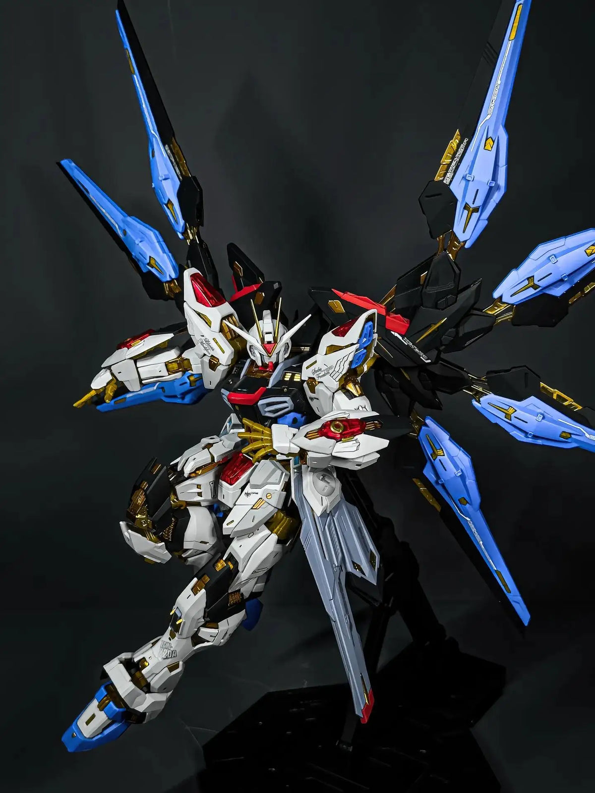 New CHANGLONG Model 7701 Mgex Zgmf-X20a Strike Freedom Plastic Skeleton Kits Anime Action Figure Robot Plastic Model Gifts Toys