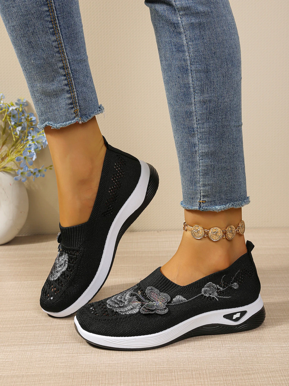 Comfort Women Closed Toe Mules Sandals Floral Embroidery Hollow Mesh Slip On Wedge Platform Lightweight Daily Walkin Lady Shoes