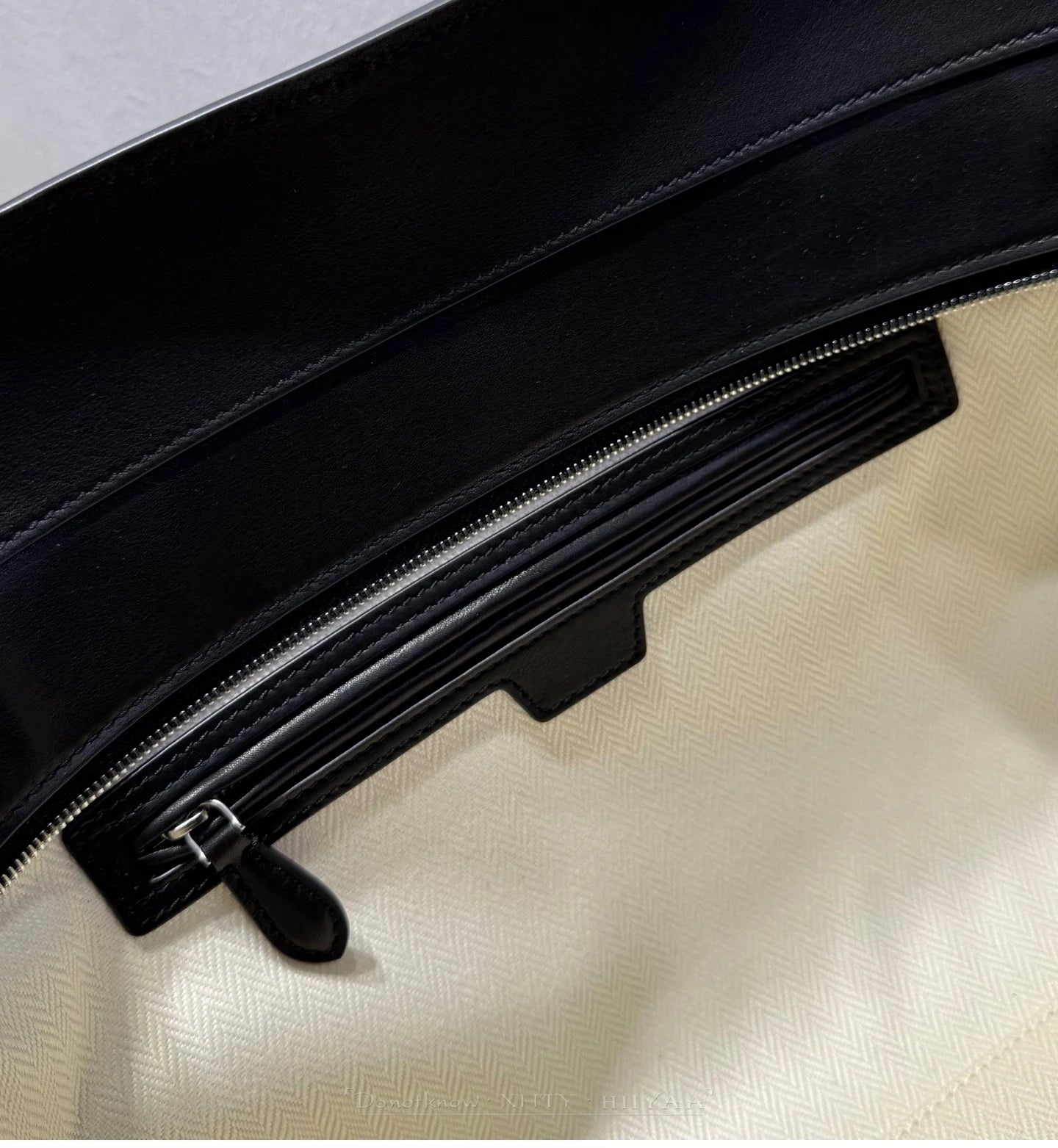 36cm Top-Grain Cowhide Tote — Effortless Everyday Elegance