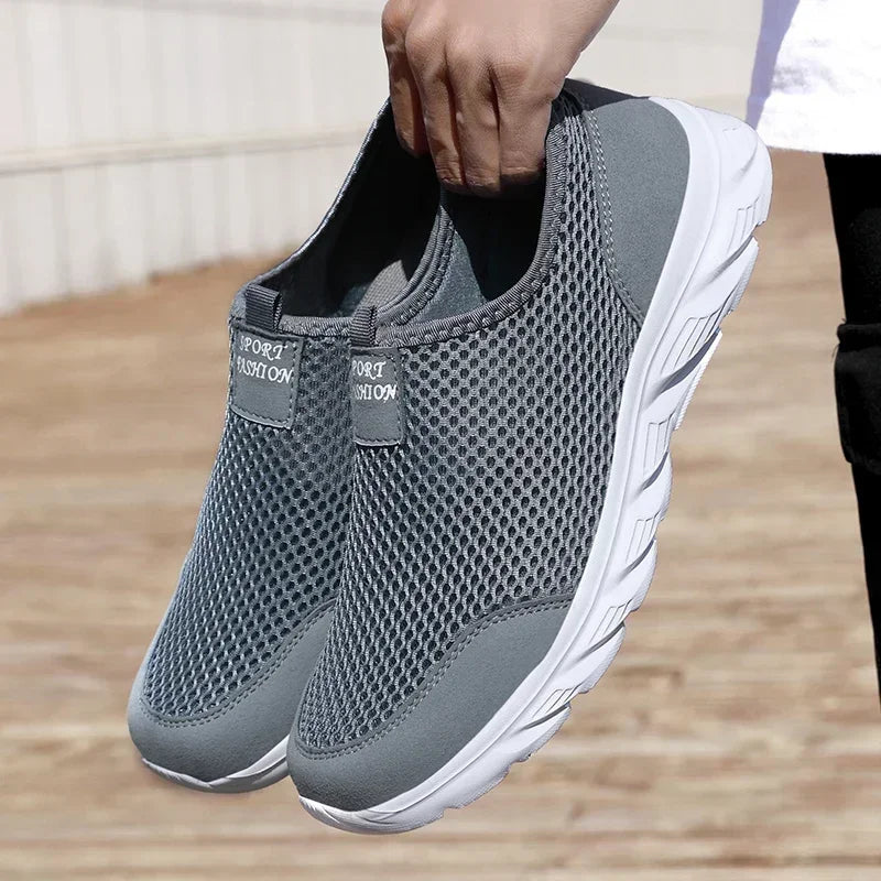 New Running Shoes for Men Breathable Sports Shoes Light Weight Fashion Summer Mesh Breathable Sneakers for Men Plus Size 38-47