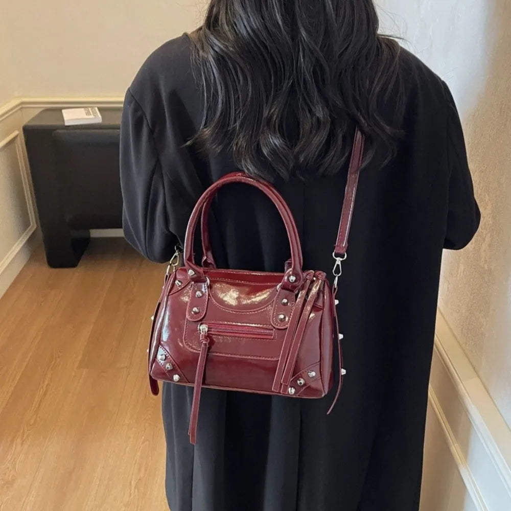 Vintage Rivets Pillow Bag Large Capacity Zipper Single Shoulder Bag Top Handle Patent Leather Crossbody Women's Bag Women