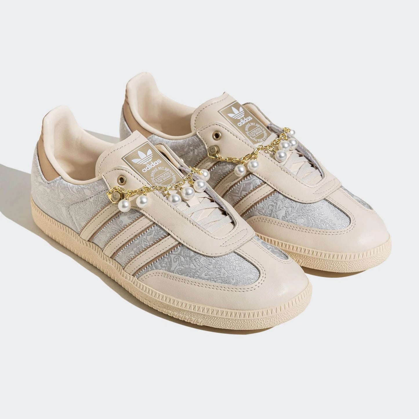 Adidas Official Authentic Three Stripes Women's Lightweight Breathable Wear-resistant Casual Sports Shoes JQ2616