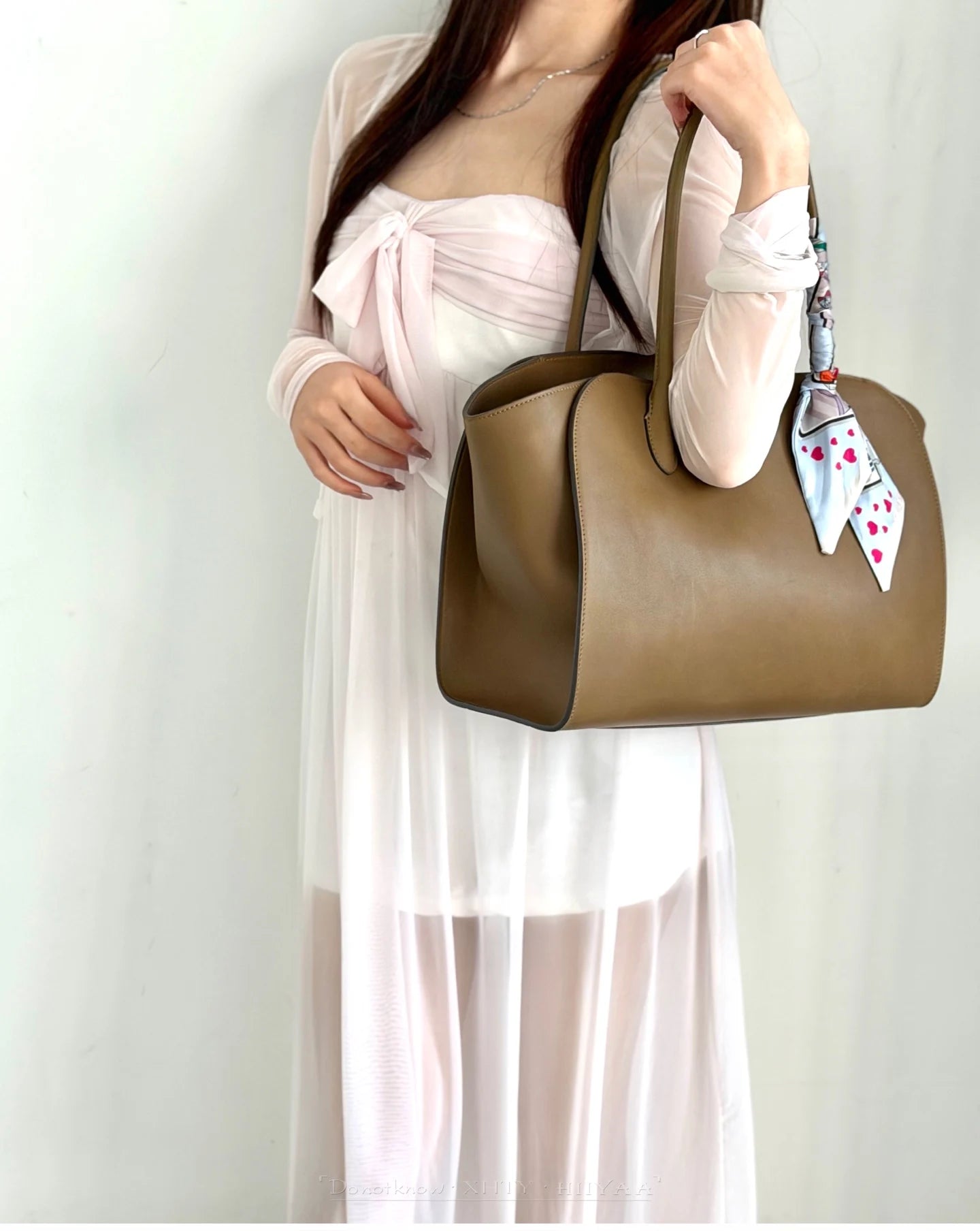 36cm Top-Grain Cowhide Tote — Effortless Everyday Elegance