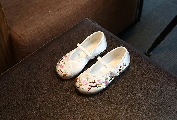 Girls’ Embroidered Ethnic Princess Shoes