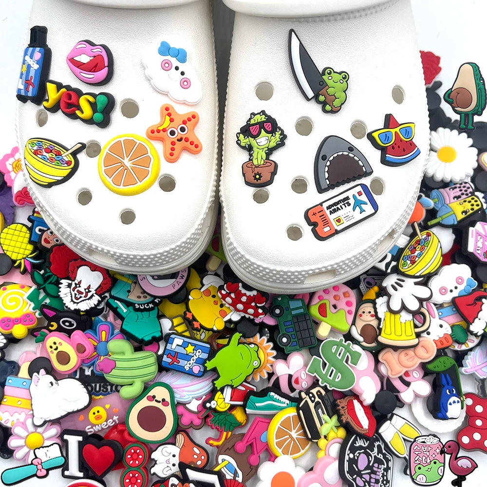 30-200PCS Random Cartoon Shoe Charms For Bubble Slides Clogs Sandals Crocs, Shoes Decrations Accessories Buckle For Friend Gifts