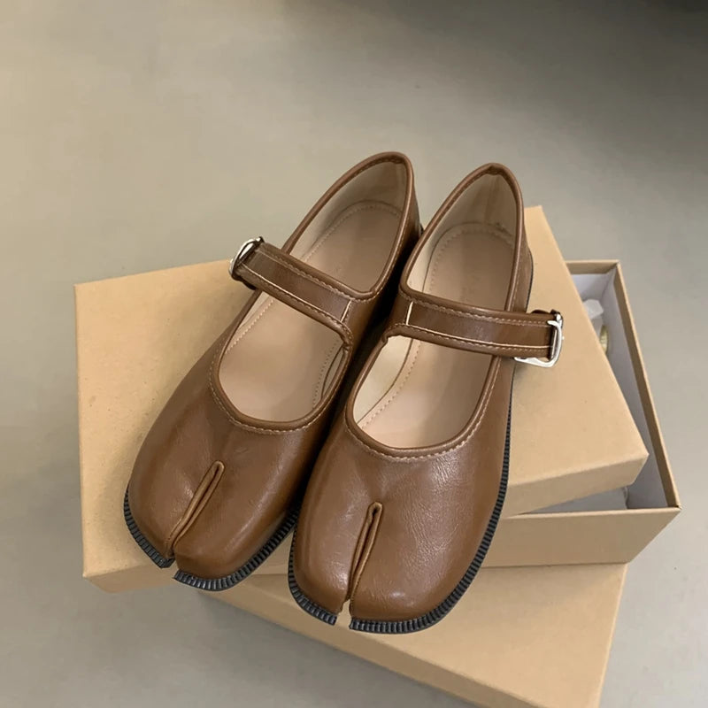 SUOJIALUN Women's Split-Toe Mary Jane Flats