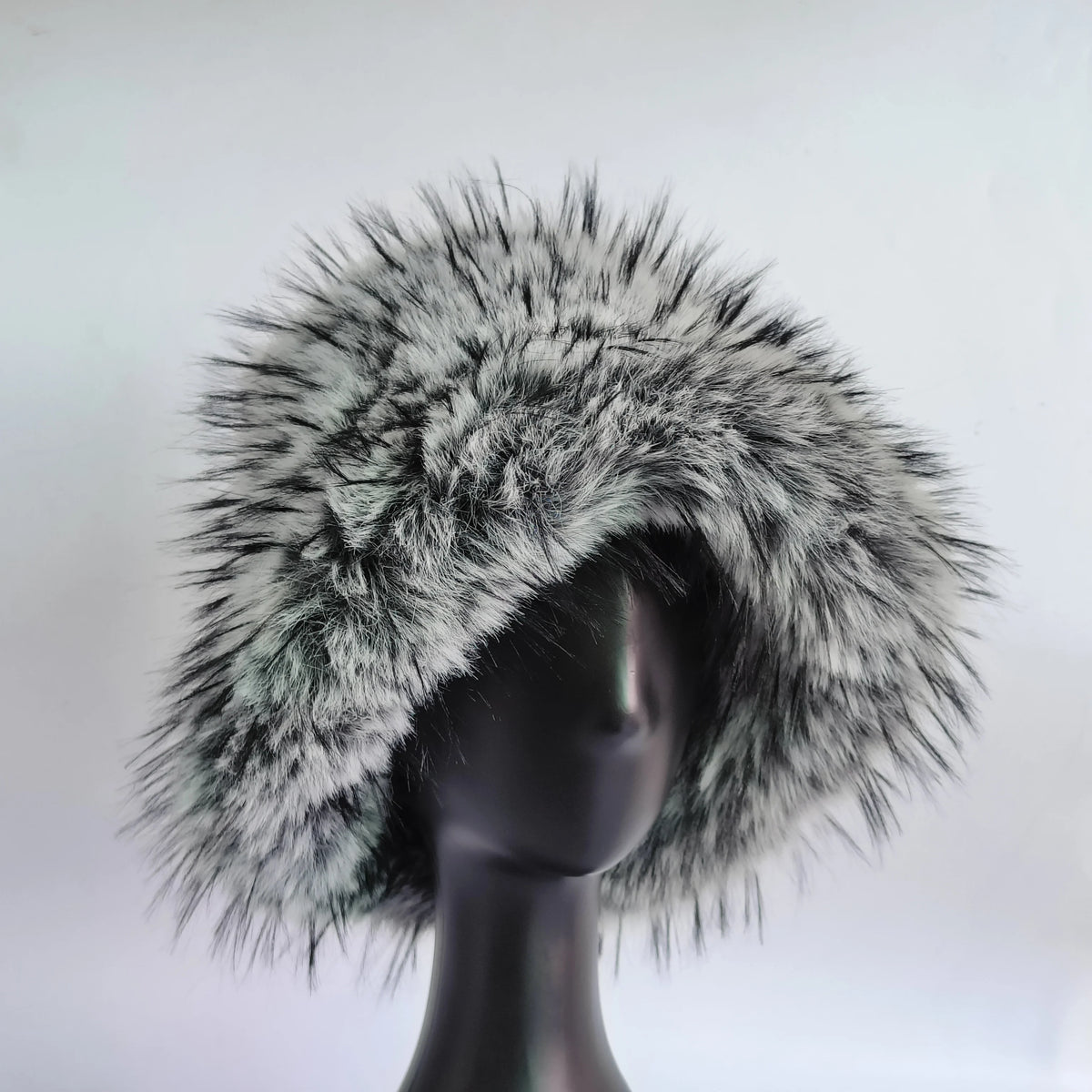 Luxurious leopard print faux fur bucket hat Warm Thickened hat women Cozy Fashionable Winter Gift Fishermen Hats Fluffy Snow cap