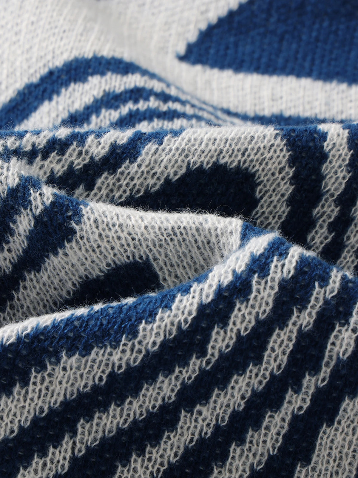 Men’s Contrast Maze Jacquard Crewneck Sweater