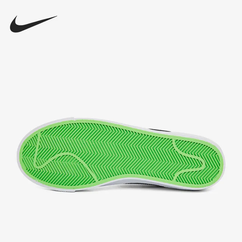 Nike DO2331-101 Women's Lightweight Walking Sneakers