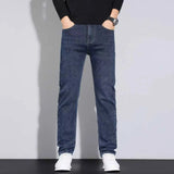 Men’s Classic Straight-Leg Stretch Jeans