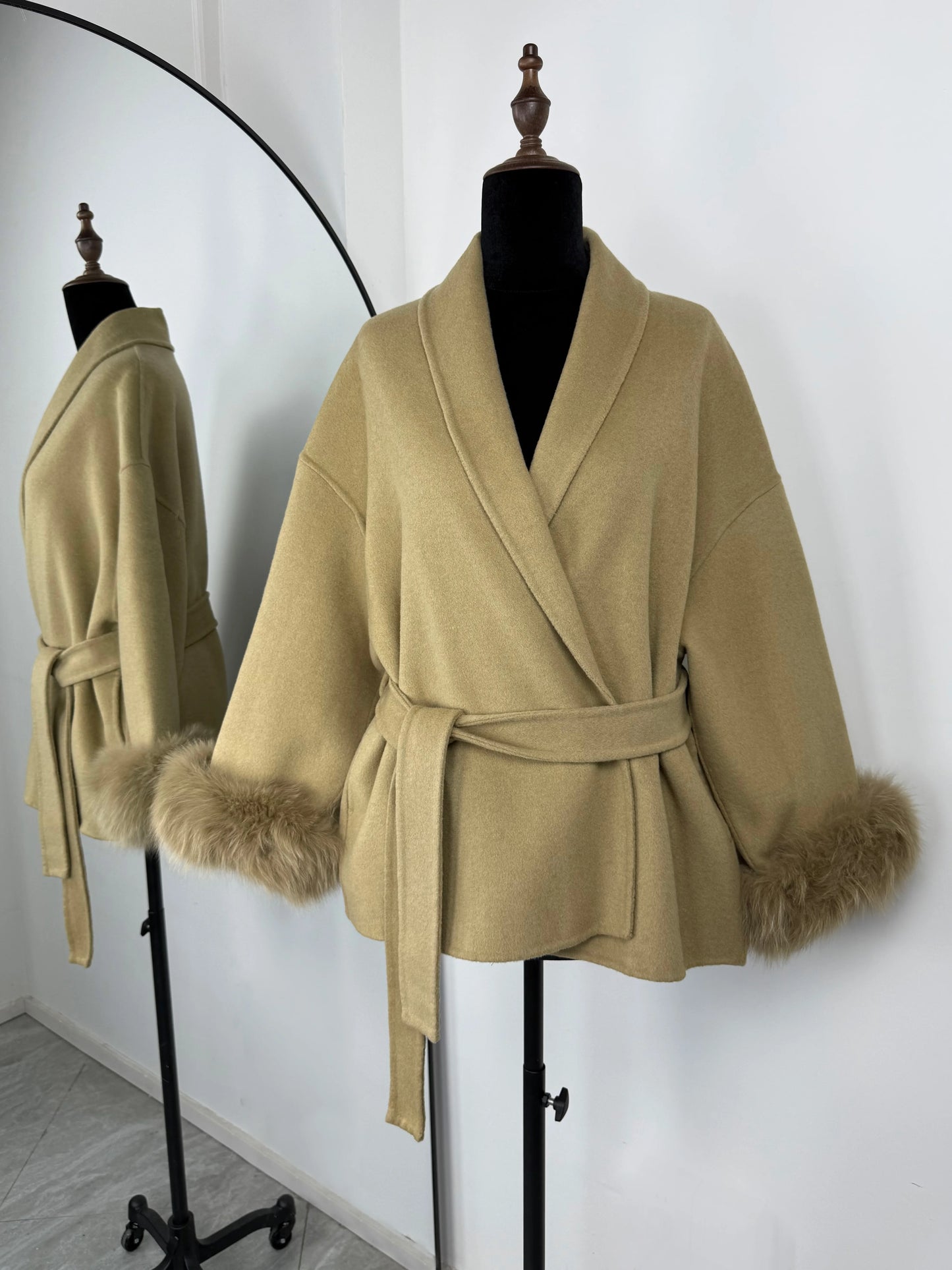 Elegant Fox Fur & Double-Sided Wool Coat