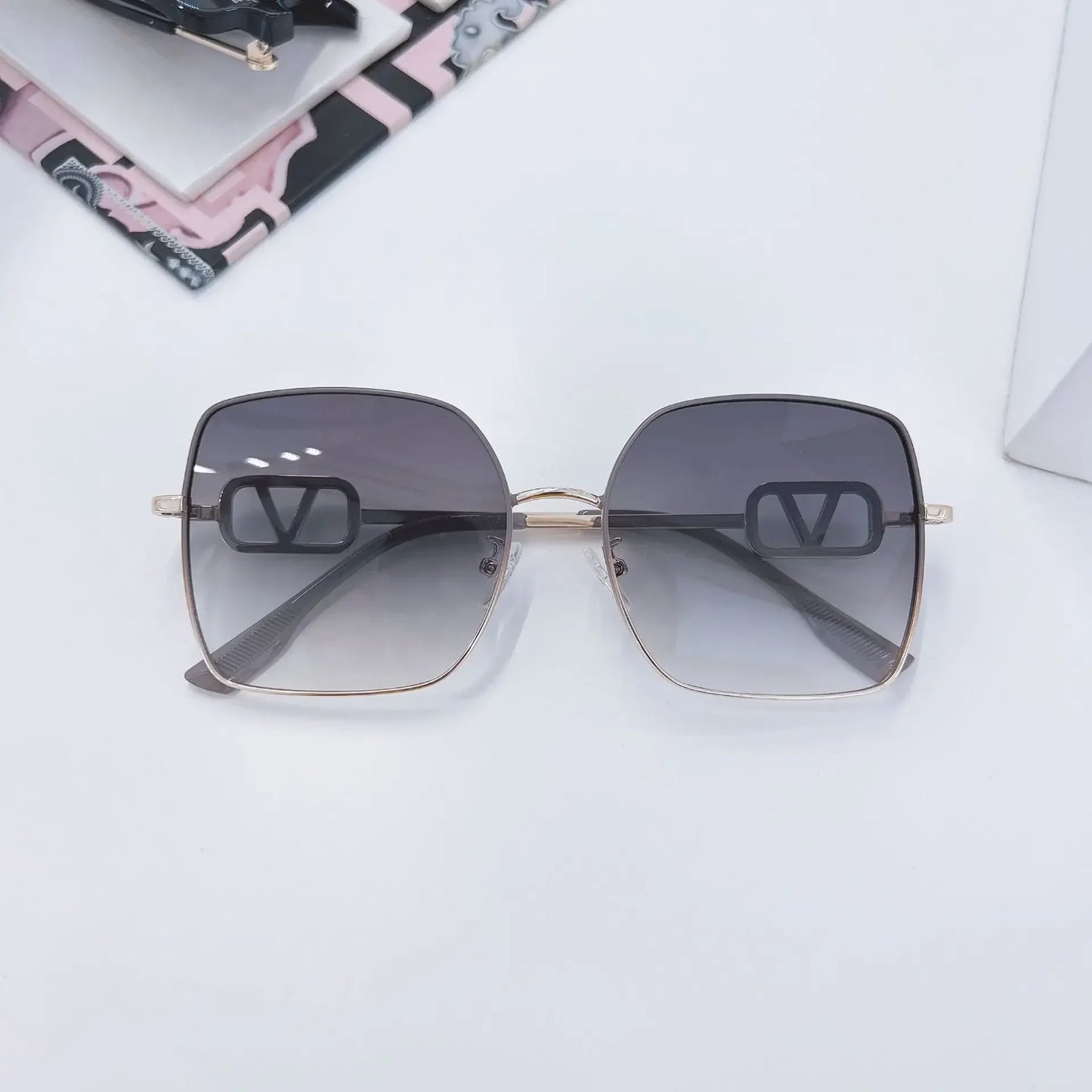 2025 New Fashion Metal Square Polarized Sun Glasses Women Luxury Diamond UV400 Sunglasses Ladies Oversized Eyewears Gafas De Sol