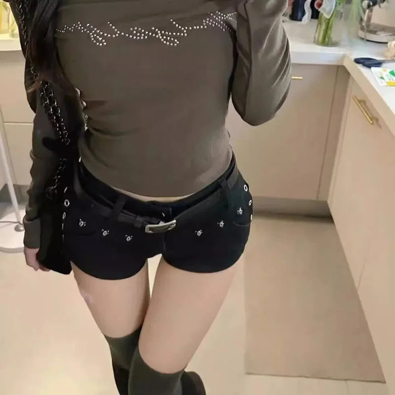 Women’s Y2K Low-Waist Black Denim Hot Shorts – Slim Fit Gothic Punk Jean Shorts