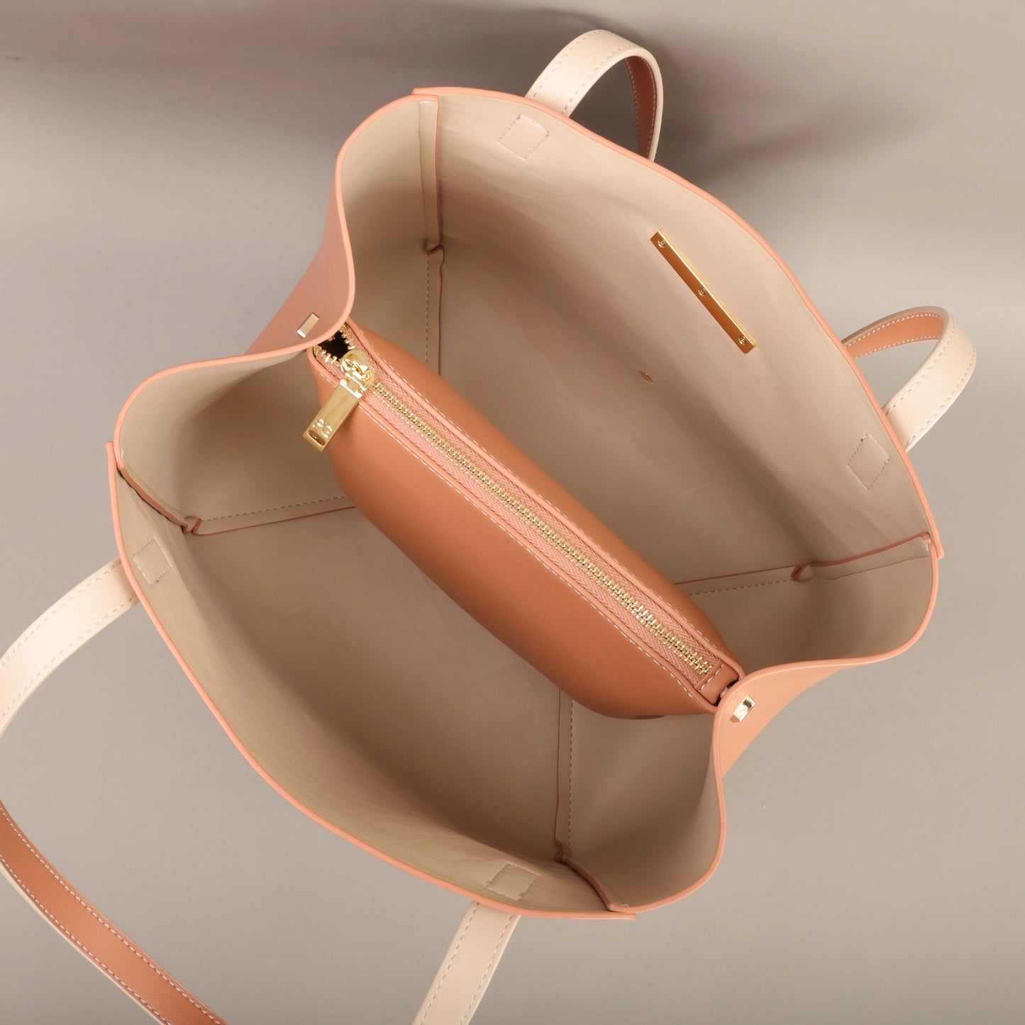 Elegant Leather Bucket Bag
