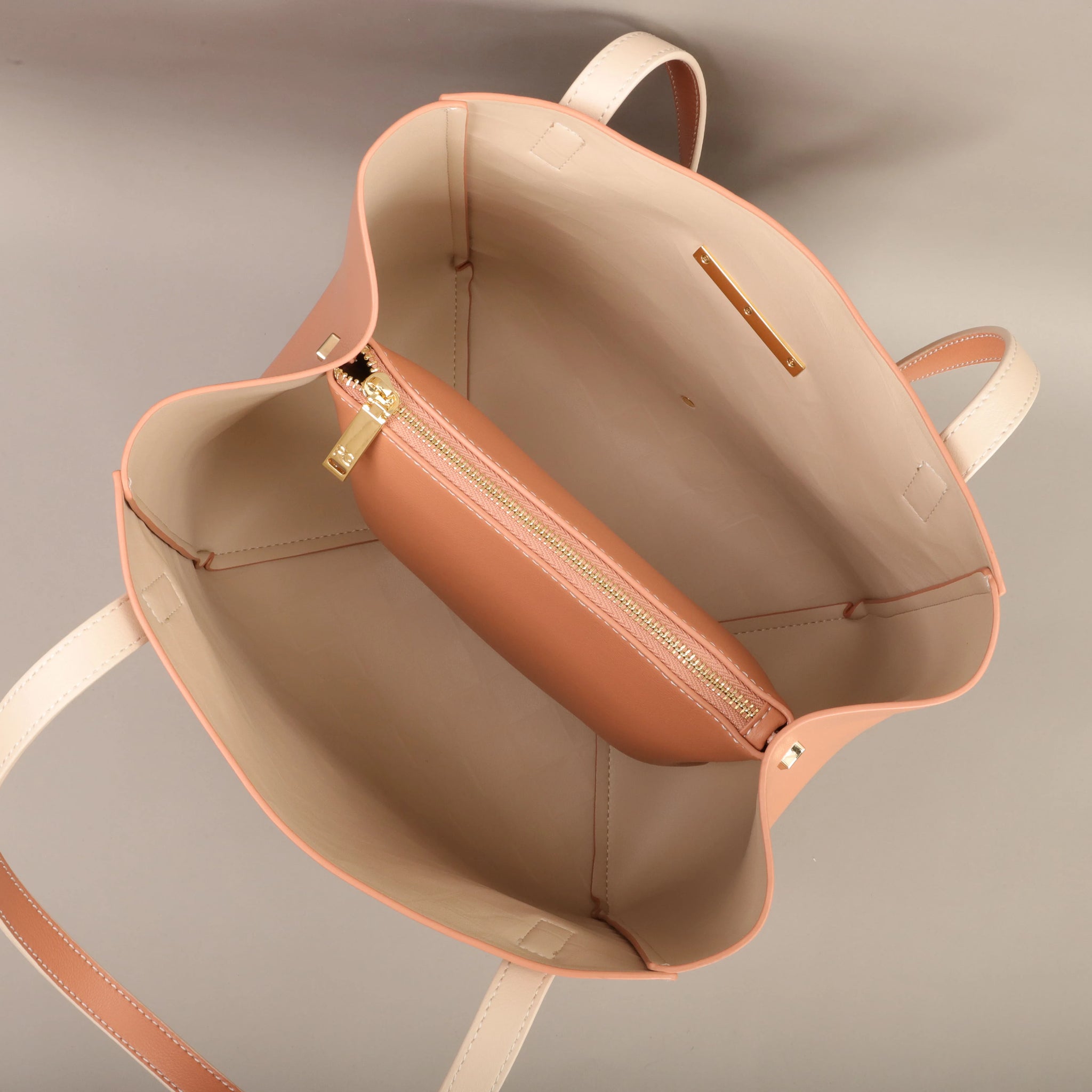 Elegant Leather Bucket Bag