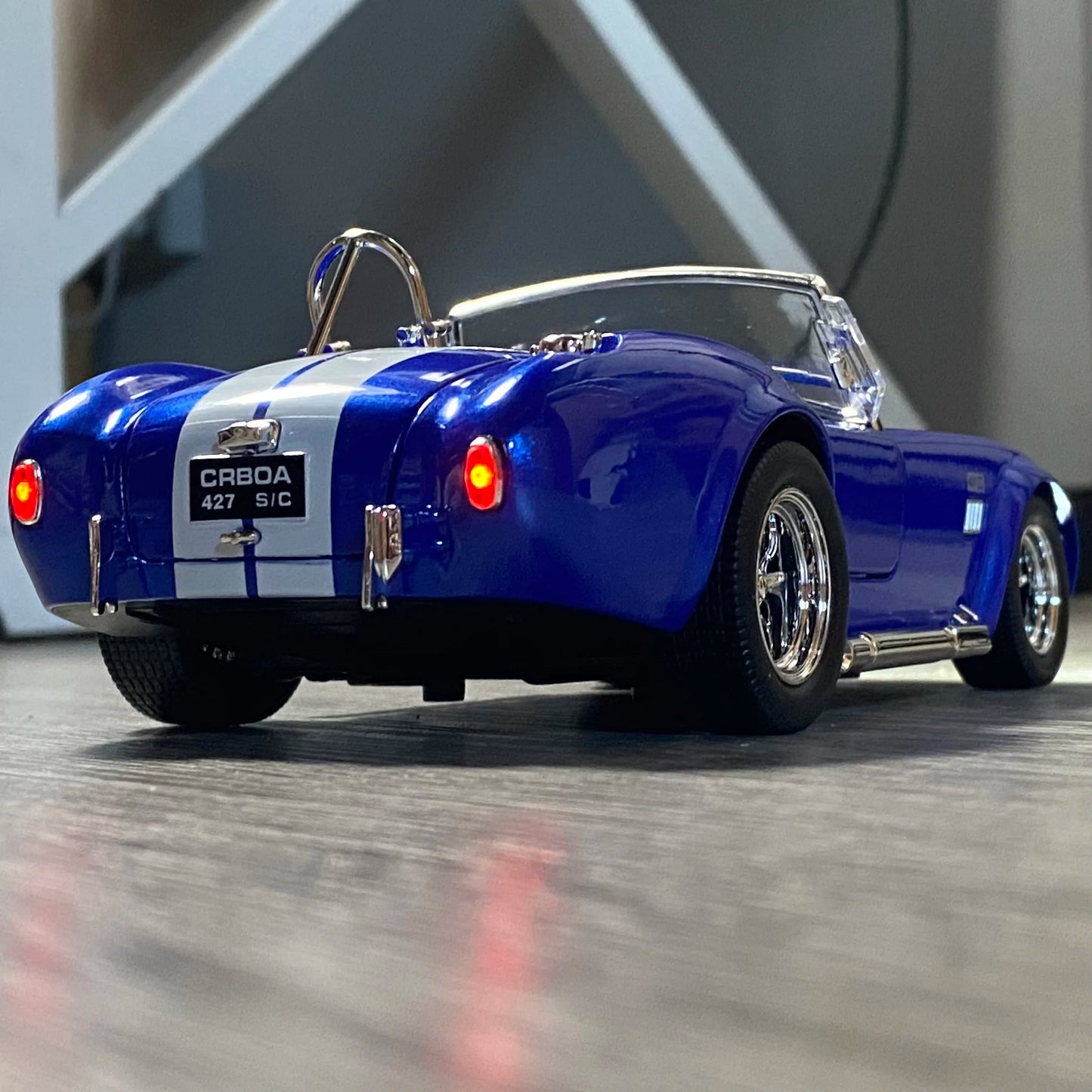1:24 Ford Shelby Cobra 427 Roadster 1965 Diecast Model Car