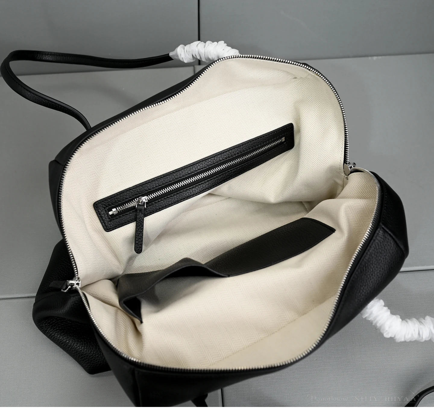 XHTY Genuine Leather Shoulder Bag Underarm Bag Women Soft Large Capacity Bowling Bag Simple Fashion Top Layer Cowhide New Model