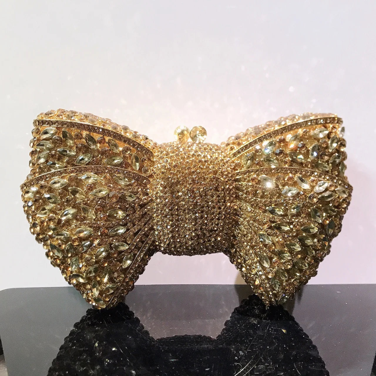 Elegant Rhinestone Bowtie Evening Bag Fashionable Luxurious Banquet Crystal Clutch Personalized Handbag Unique Diamond Party Bag
