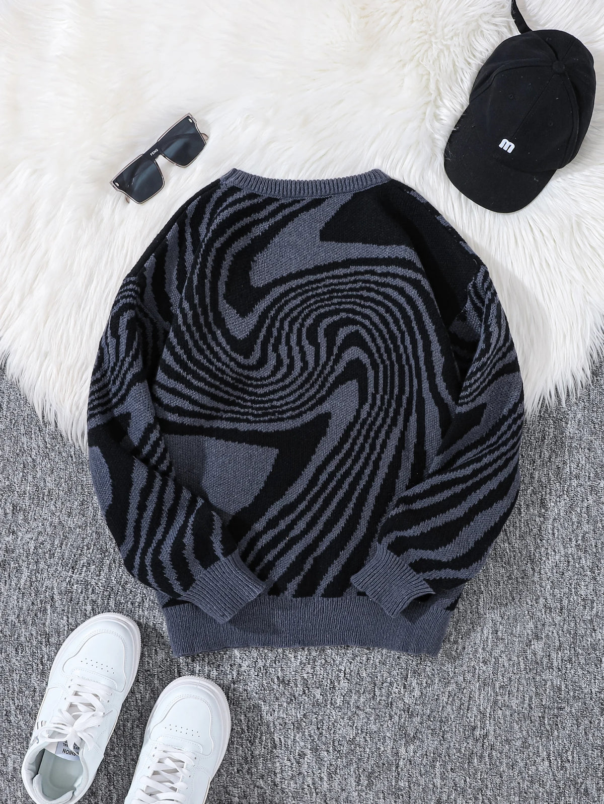 Men’s Contrast Maze Jacquard Crewneck Sweater