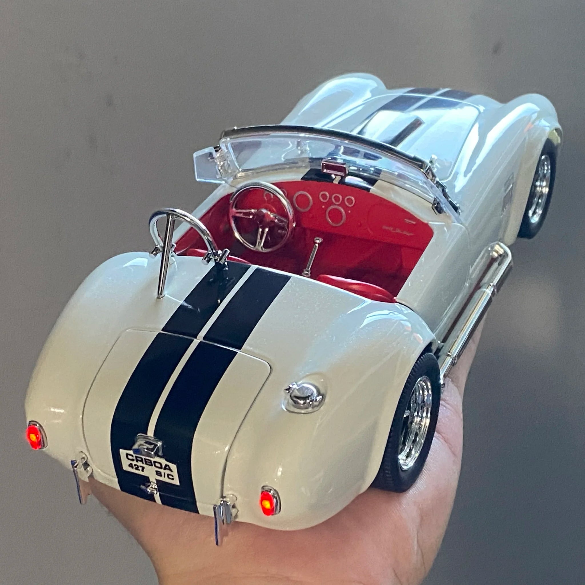 1:24 Ford Shelby Cobra 427 Roadster 1965 Diecast Model Car
