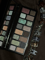 Qianyan 16-Color Eyeshadow Palette – Glitter, Matte & Shimmer