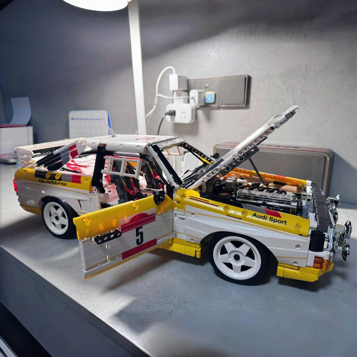 Retro Rally Car Building Set | 3,887 Pieces