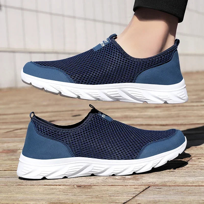 New Running Shoes for Men Breathable Sports Shoes Light Weight Fashion Summer Mesh Breathable Sneakers for Men Plus Size 38-47