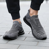 2026 Breathable Men Casual Shoes Lightweight Outdoor Male Walking Shoes Anti-slip Men's Sneakers Slip on Flats Vulcanized Shoes